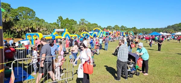 More Than 10,000 Turn Out for Family Christmas Extravaganza